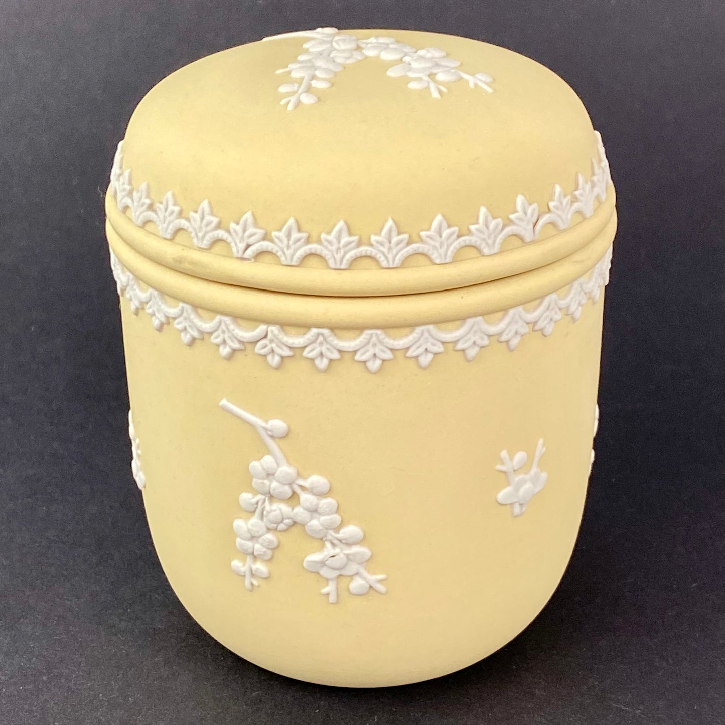 Wedgwood Primrose Yellow Prunus c1976 Vintage Jasperware Pot with Lid