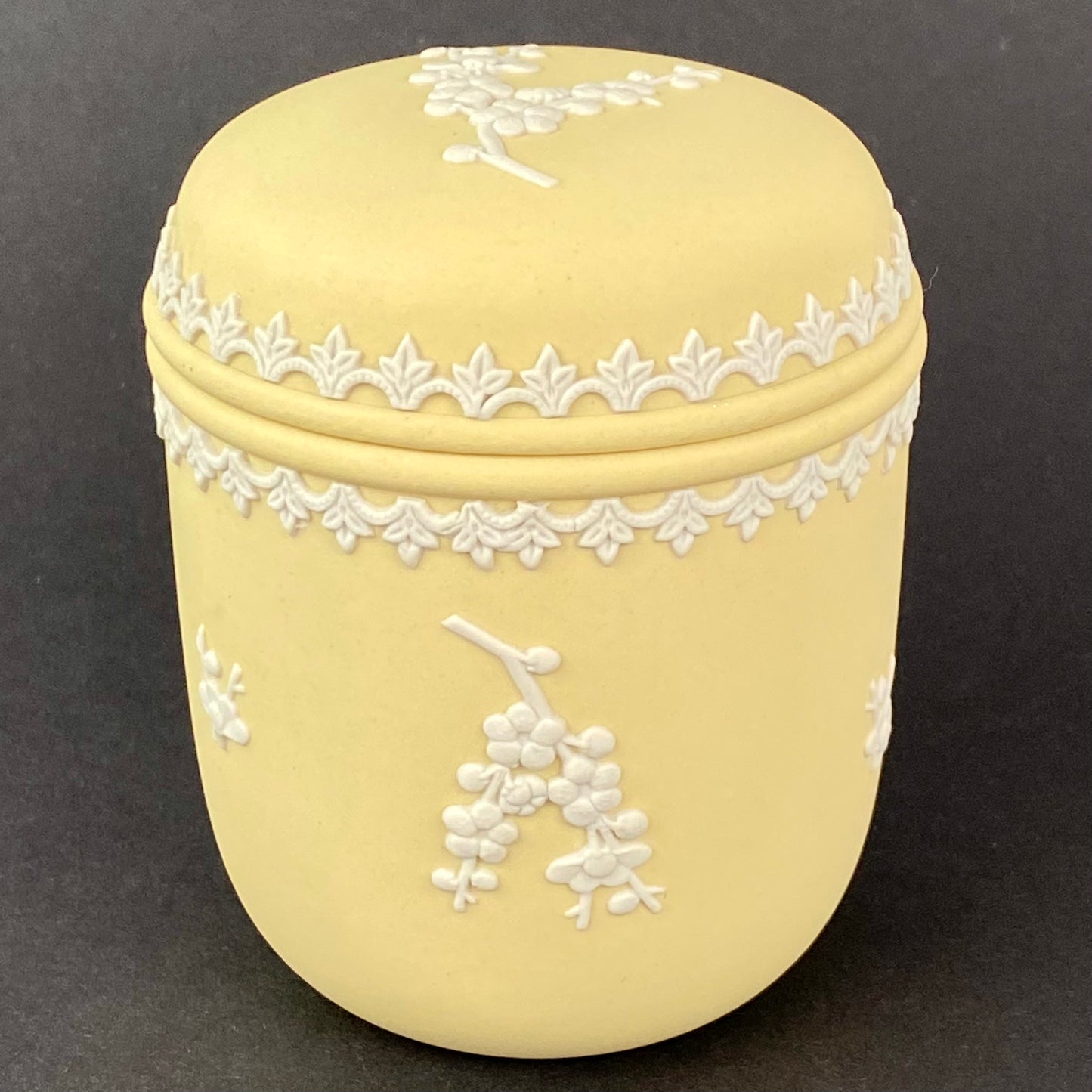 Wedgwood Primrose Yellow Prunus c1976 Vintage Jasperware Pot with Lid
