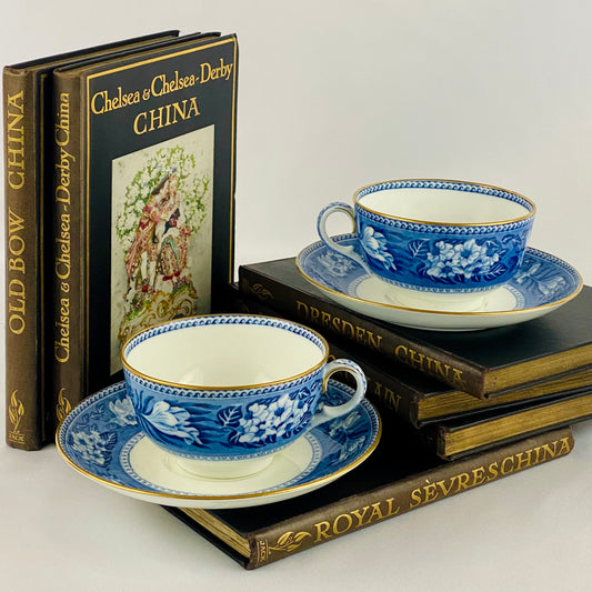 Pair Wedgwood Antique Breakfast Tea Cups & Saucers Fallow Deer Gold Gilt