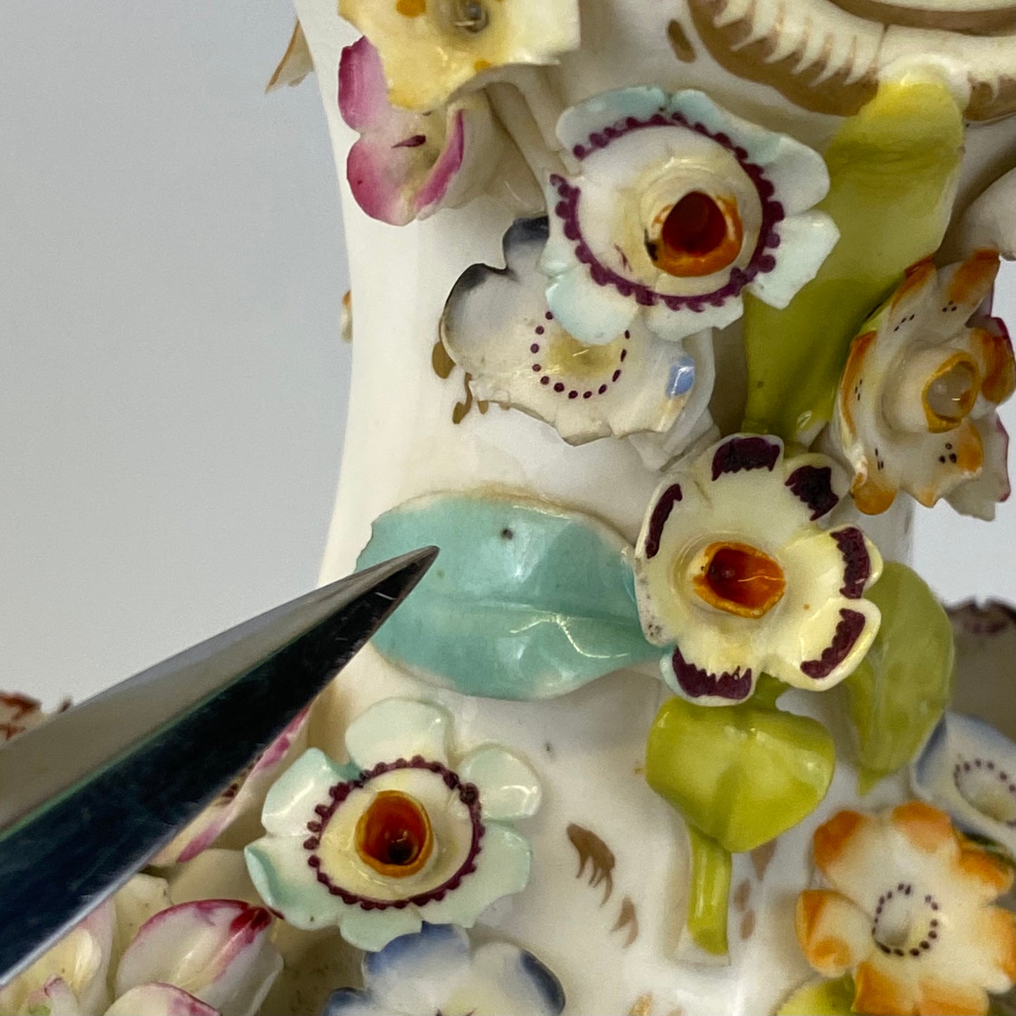 Antique Pair c1840 Vases Coalbrookedale Coalport Floral Encrusted Porcelain VGC