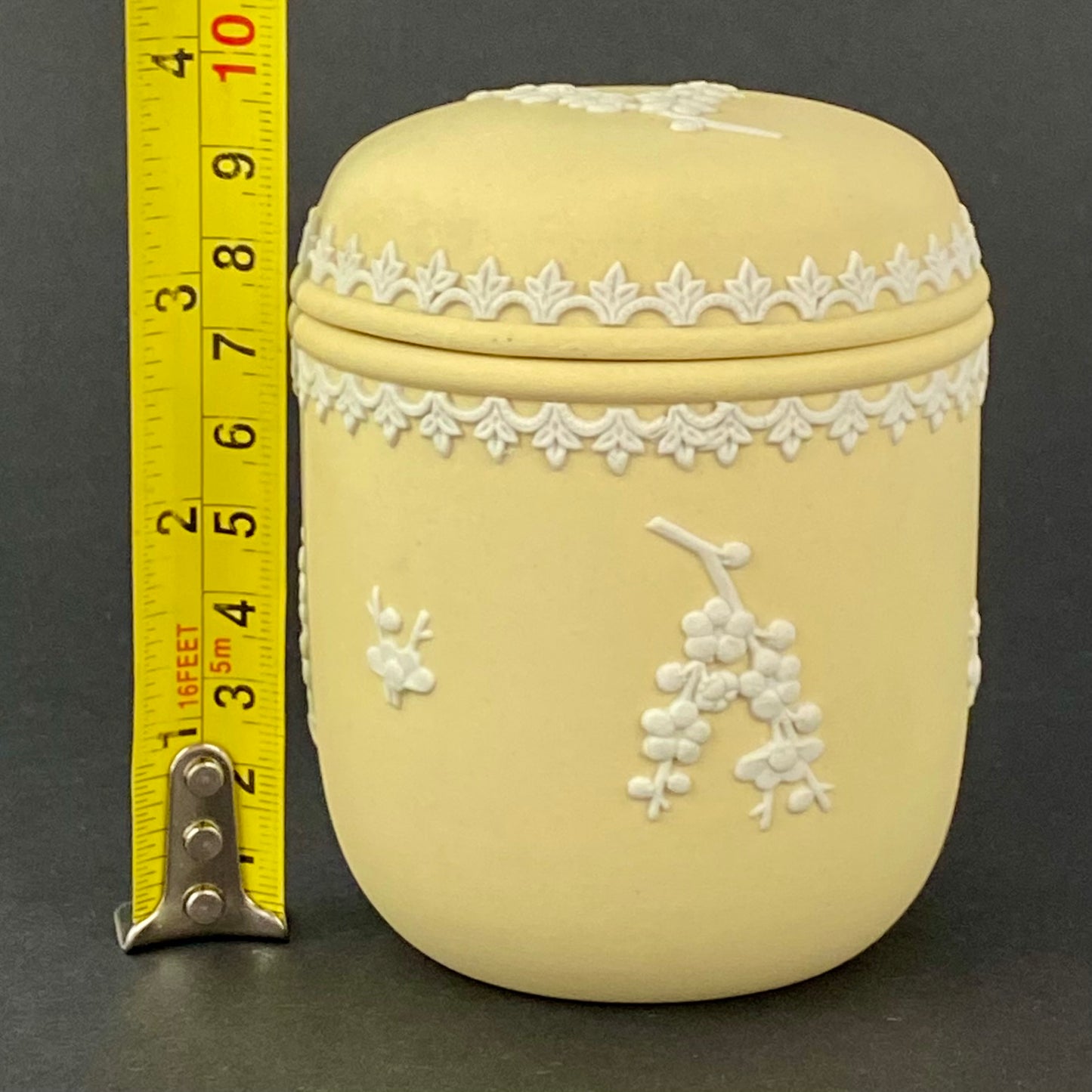 Wedgwood Primrose Yellow Prunus c1976 Vintage Jasperware Pot with Lid