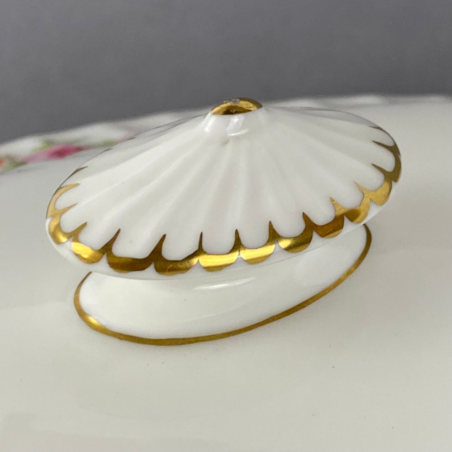 Minton Marlow Tureen Serving Bowl & Cover Gold Gilt 13 & 3/8" VGC Floral S-309