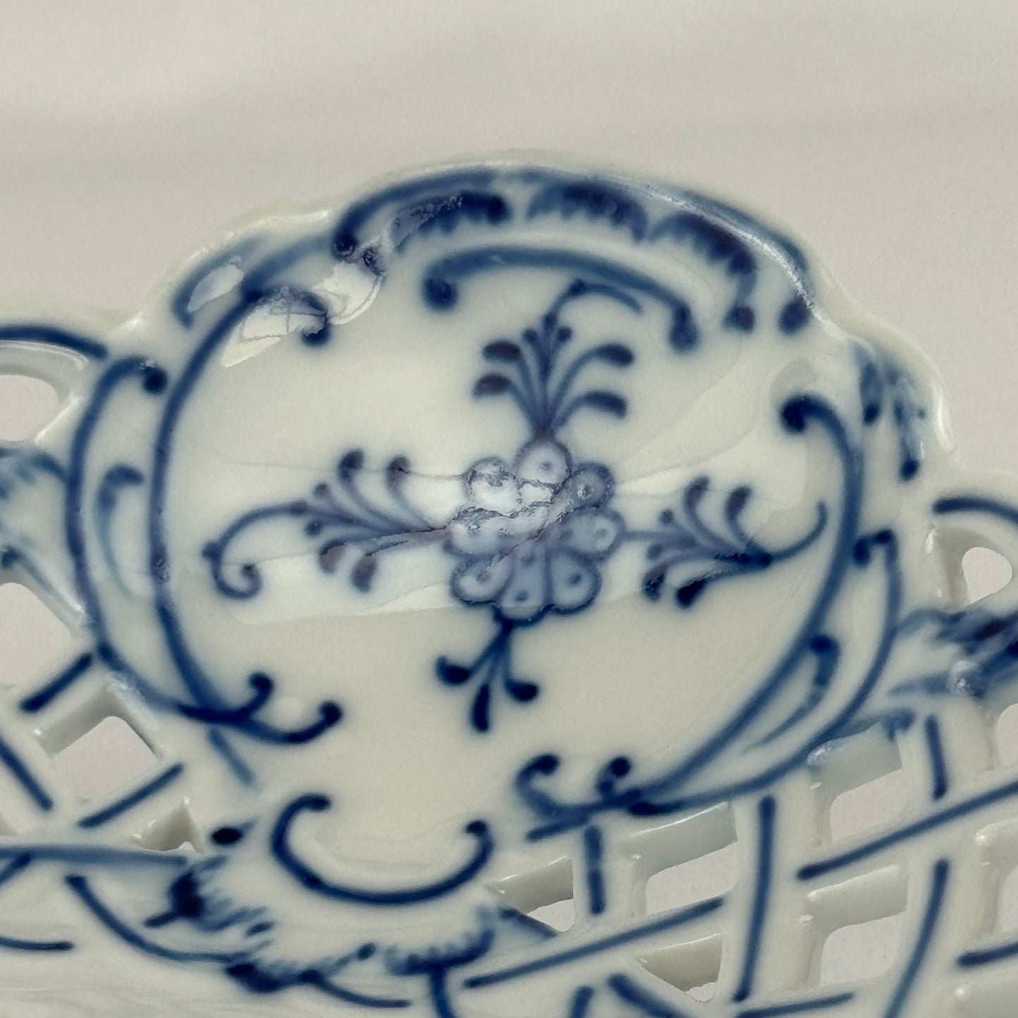 Antique C1900 Colln Meissen Ernst Teichert Pierced Round Dish Blue Onion Porcelain