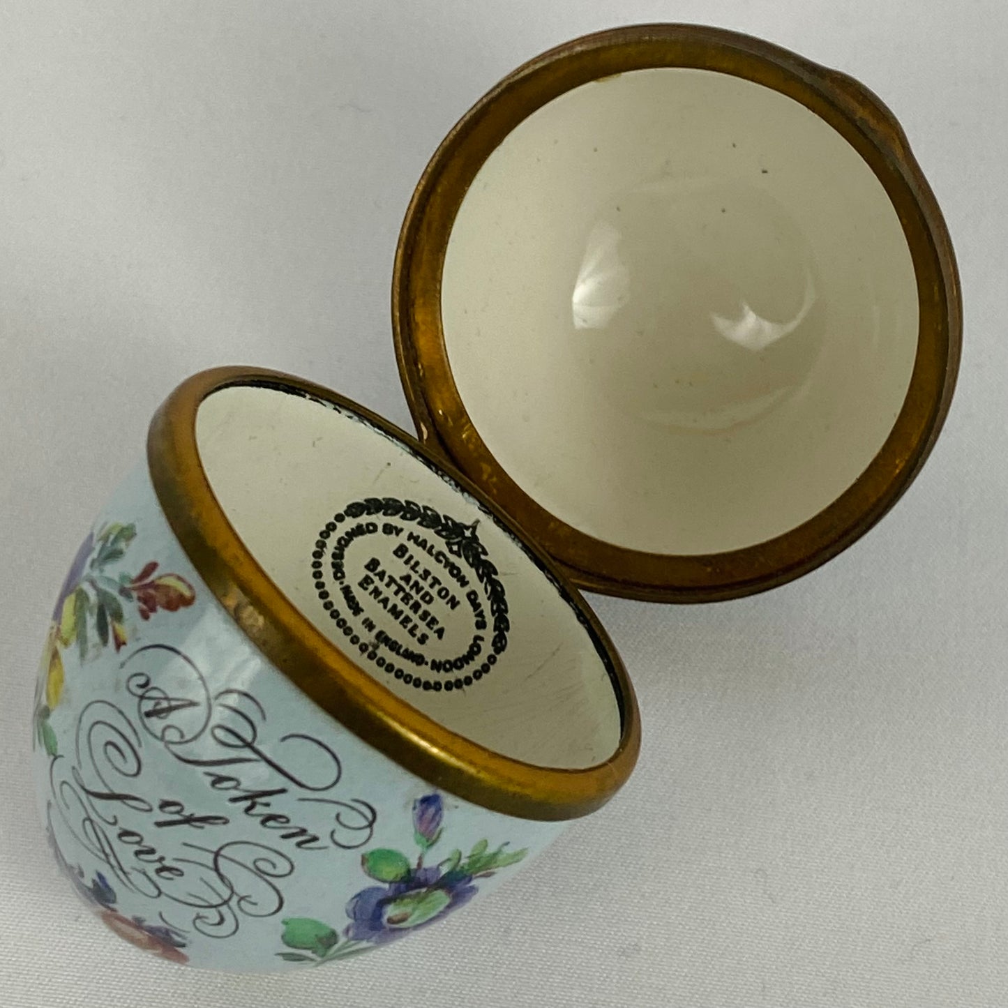 A Token of Love Vintage Halycon Days Enamel Trinket Box Pill Pot Ltd London